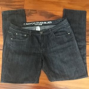 Curvy black skinny jean